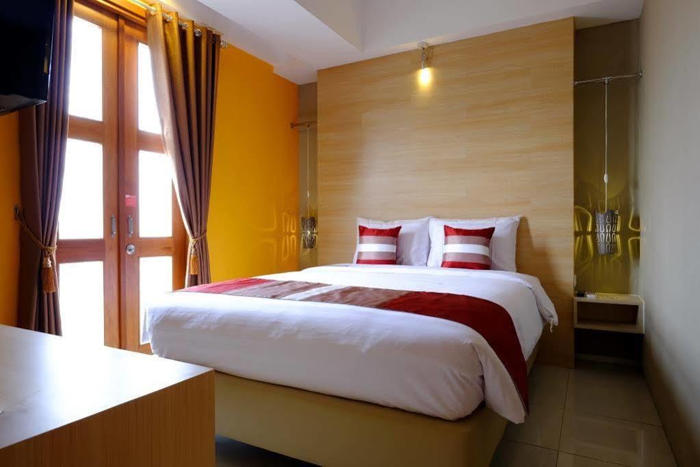 Tibera Hotel Ciumbuleuit Бандунг Экстерьер фото